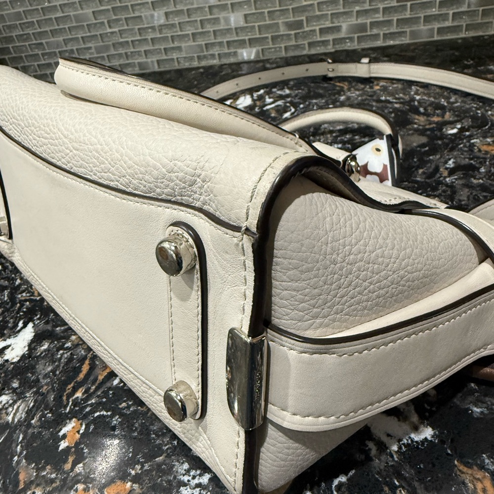 COACH 2018 Swagger 27 Carryall
Color- Chalk EUC - Picture 12 of 14